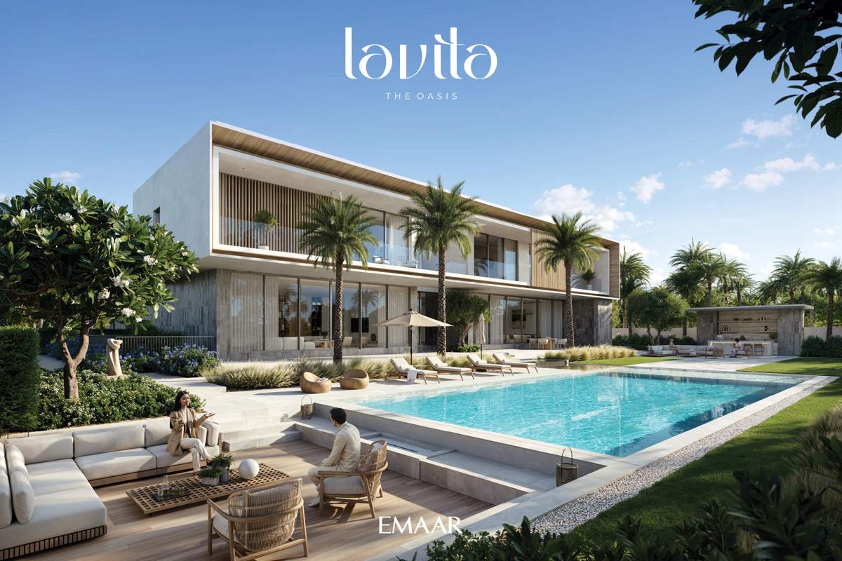 Lavita mansion garden and pool